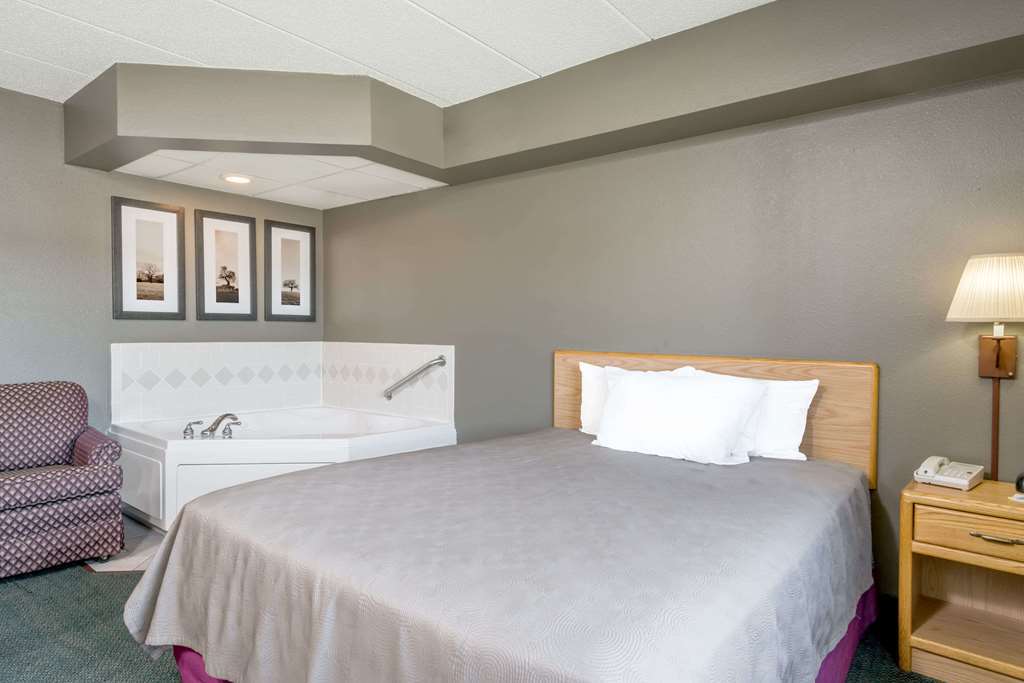Moose Lake Lodge & Suites Quarto foto