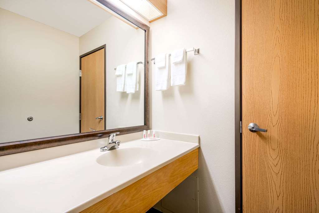 Moose Lake Lodge & Suites Quarto foto